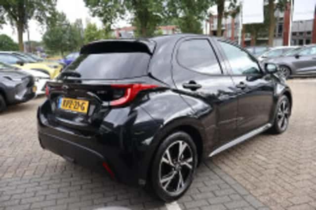 Toyota Yaris (2025) thumbnail 3