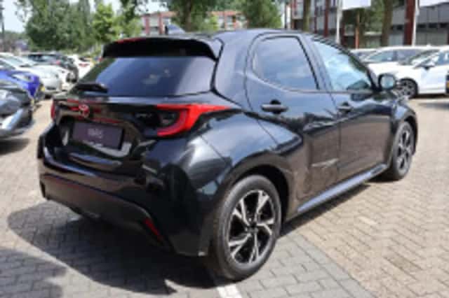Toyota Yaris (2024) thumbnail 3