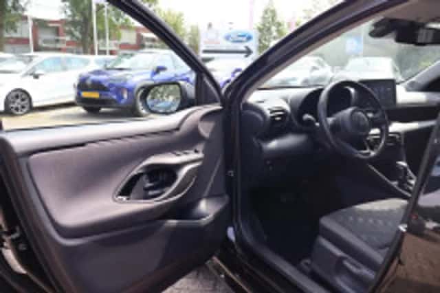 Toyota Yaris (2024) thumbnail 5