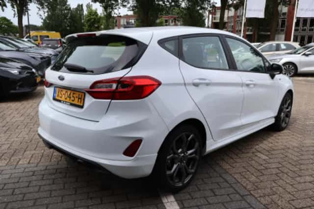 Ford Fiesta (2019) thumbnail 2