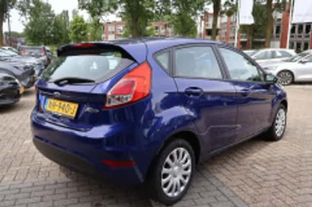 Ford Fiesta (2017) thumbnail 3