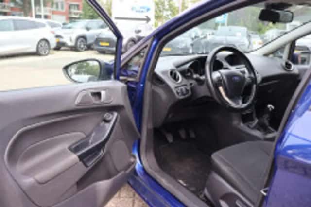 Ford Fiesta (2017) thumbnail 5