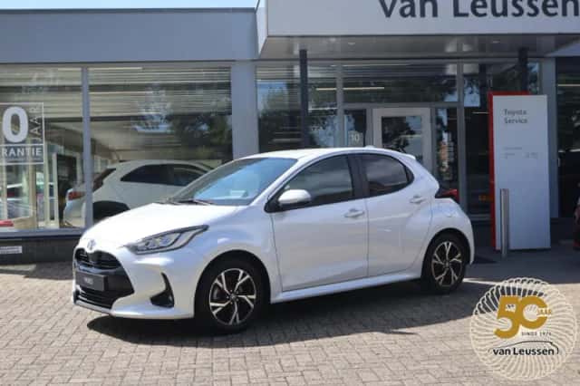 Toyota Yaris (2025) thumbnail 1