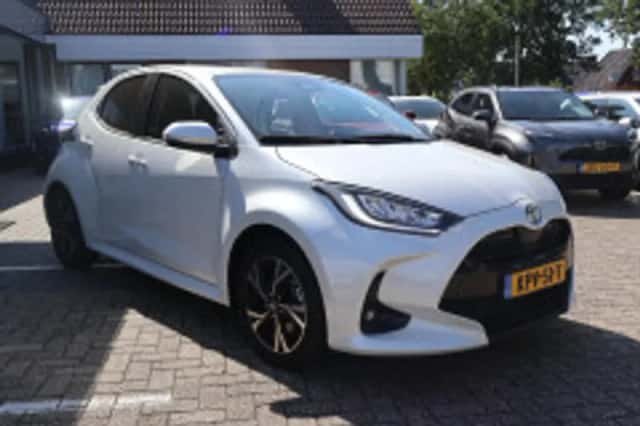 Toyota Yaris (2025) thumbnail 4