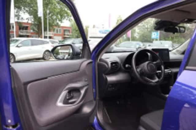 Toyota Yaris Cross (2025) thumbnail 5