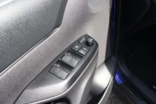 Toyota Yaris Cross (2025) thumbnail 6