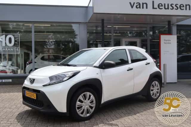Toyota Aygo (2022) thumbnail 1