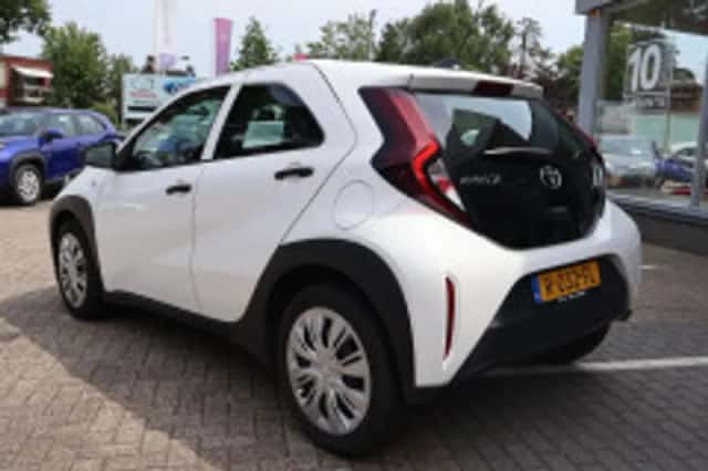Toyota Aygo (2022) thumbnail 3