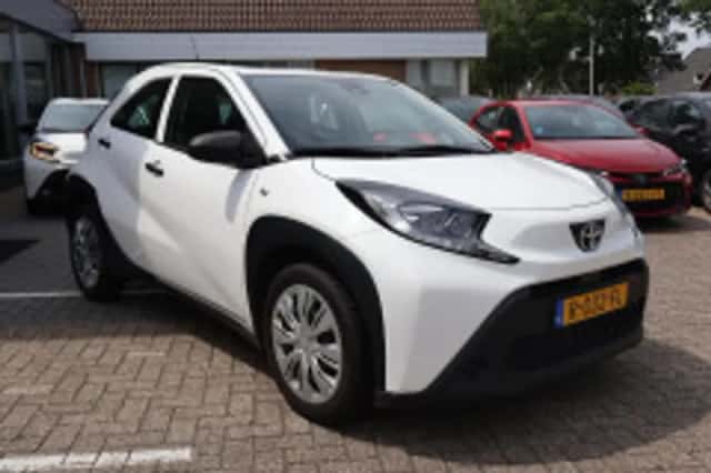 Toyota Aygo (2022) thumbnail 4