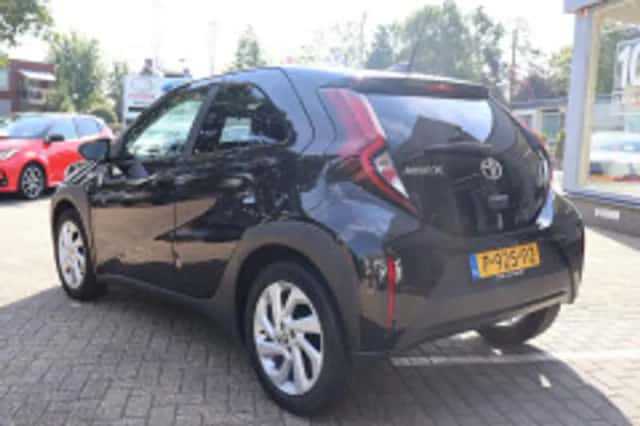 Toyota Aygo (2022) thumbnail 3