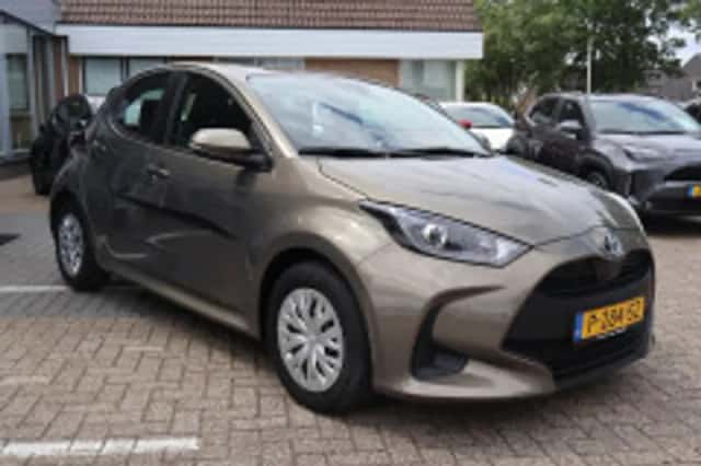 Toyota Yaris (2022) thumbnail 4