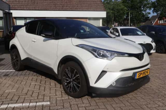 Toyota C hr (2018) thumbnail 2