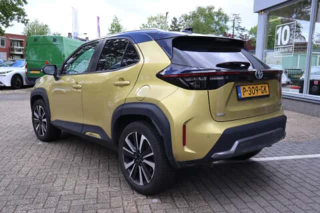 Toyota Yaris Cross (2022) thumbnail 2