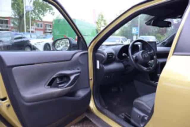 Toyota Yaris Cross (2022) thumbnail 5