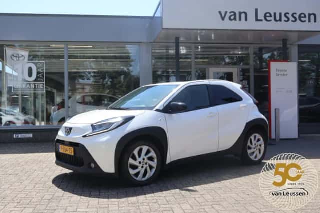 Toyota Aygo (2022) thumbnail 1
