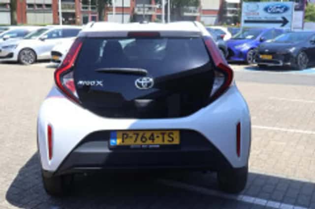 Toyota Aygo (2022) thumbnail 4