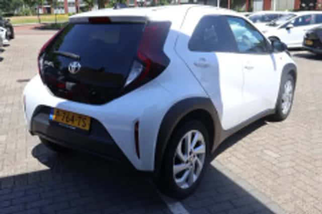 Toyota Aygo (2022) thumbnail 5