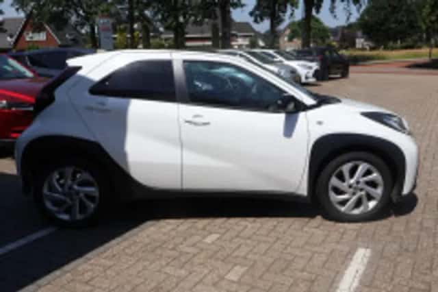 Toyota Aygo (2022) thumbnail 6
