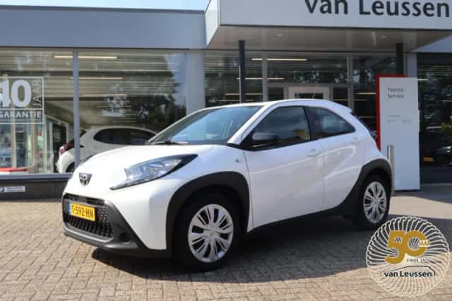 Toyota Aygo (2023) thumbnail 1