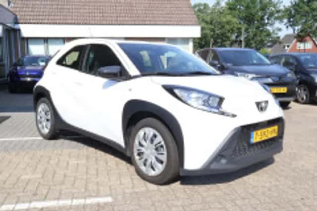 Toyota Aygo (2023) thumbnail 4