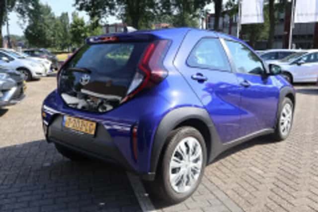 Toyota Aygo (2023) thumbnail 3
