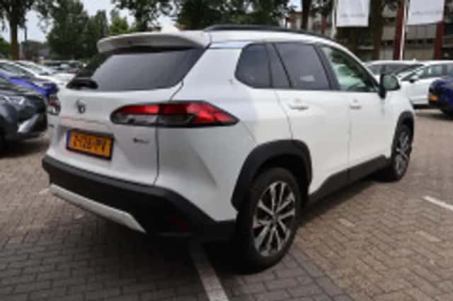 Toyota Corolla (2024) thumbnail 3