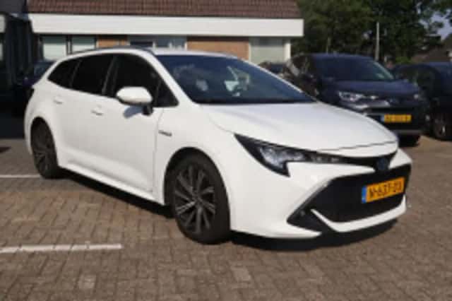 Toyota Corolla (2021) thumbnail 3