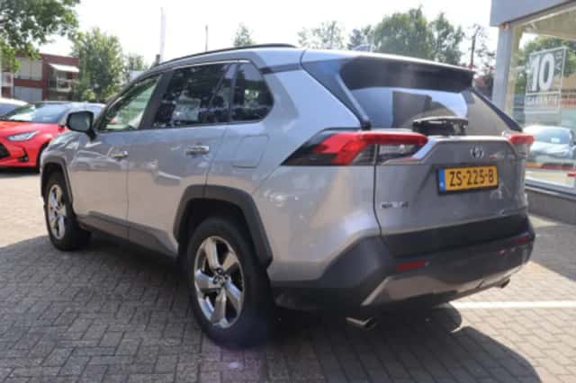Toyota RAV4 (2019) thumbnail 2