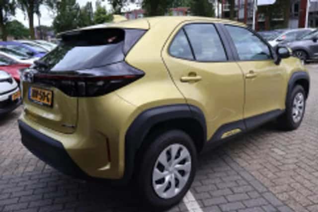 Toyota Yaris Cross (2024) thumbnail 3