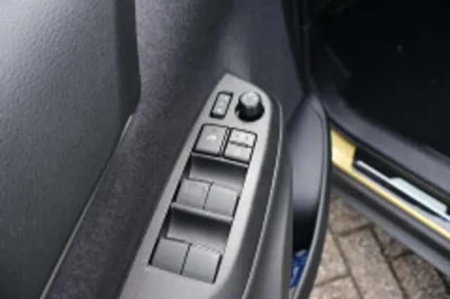 Toyota Yaris Cross (2024) thumbnail 6