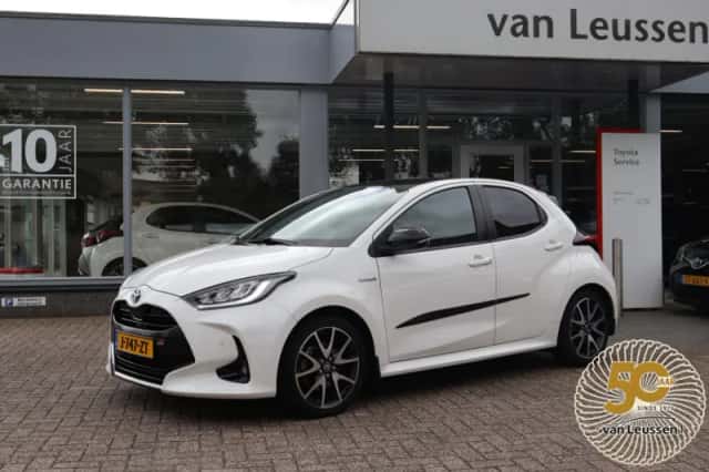 Toyota Yaris (2020) thumbnail 1