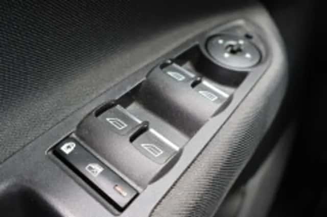 Ford C max (2017) thumbnail 6