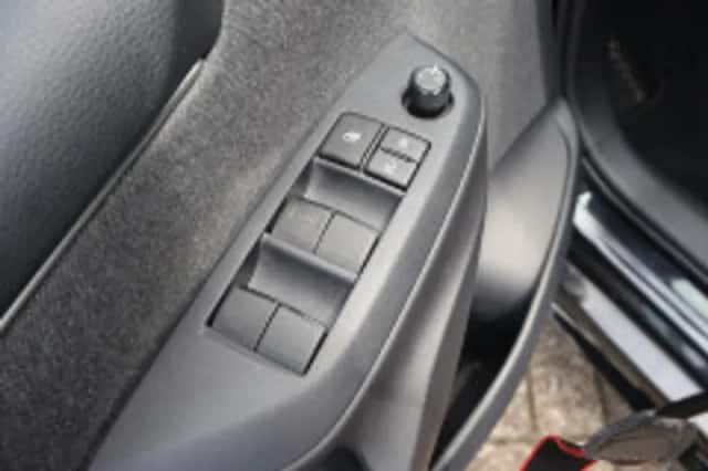 Toyota Yaris (2021) thumbnail 6