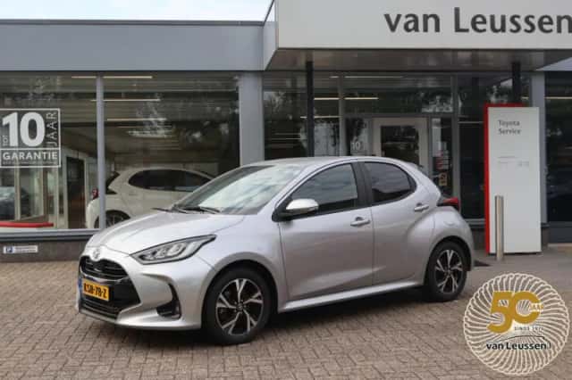 Toyota Yaris (2025) thumbnail 1