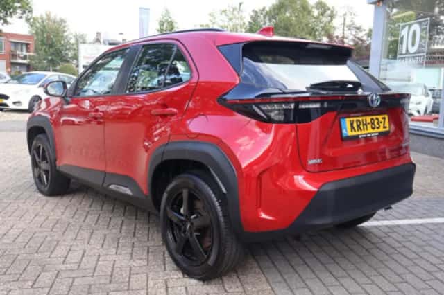 Toyota Yaris Cross (2023) thumbnail 2