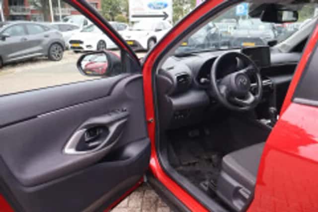 Toyota Yaris Cross (2023) thumbnail 6