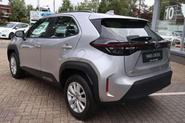 Toyota Yaris Cross (2025) thumbnail 2