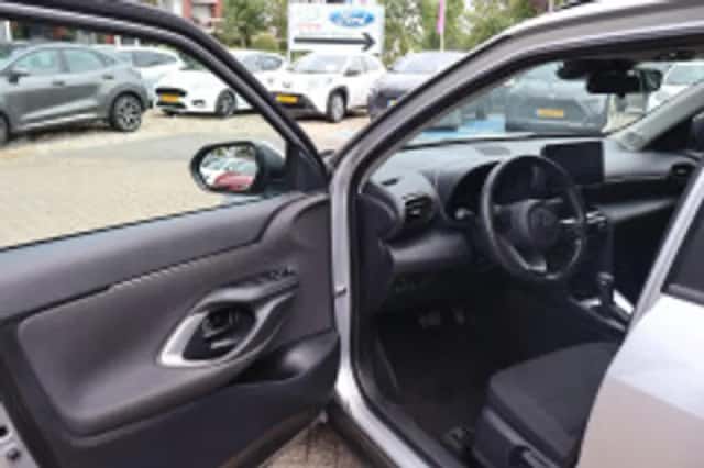Toyota Yaris Cross (2025) thumbnail 6