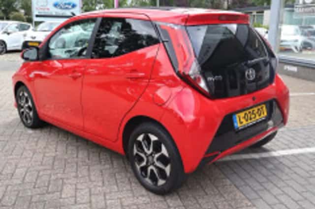 Toyota Aygo (2021) thumbnail 4