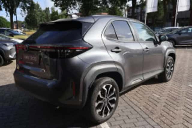 Toyota Yaris Cross (2025) thumbnail 3