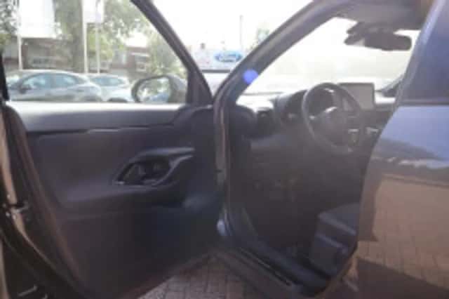Toyota Yaris Cross (2025) thumbnail 6