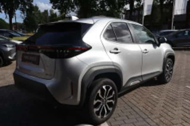 Toyota Yaris Cross (2025) thumbnail 3