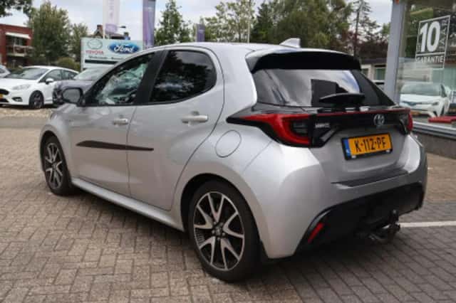 Toyota Yaris (2021) thumbnail 2