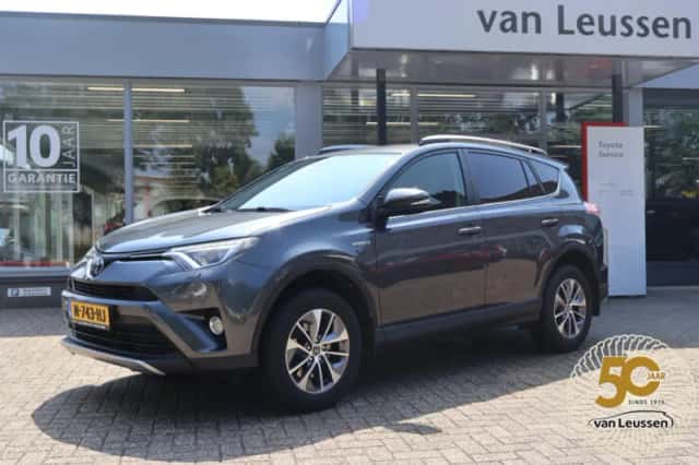 Toyota RAV4 (2018) thumbnail 1
