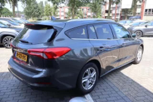 Ford Focus (2021) thumbnail 3