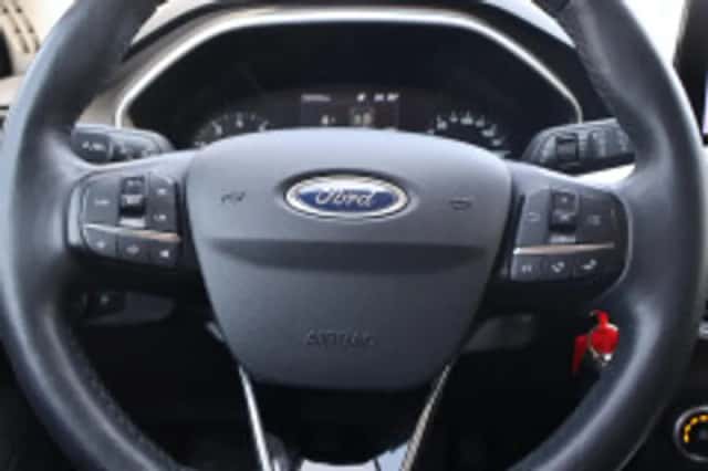 Ford Focus (2021) thumbnail 6