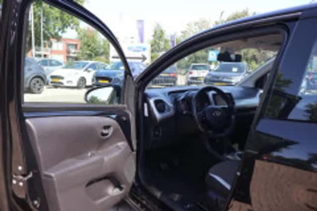 Toyota Aygo (2016) thumbnail 5