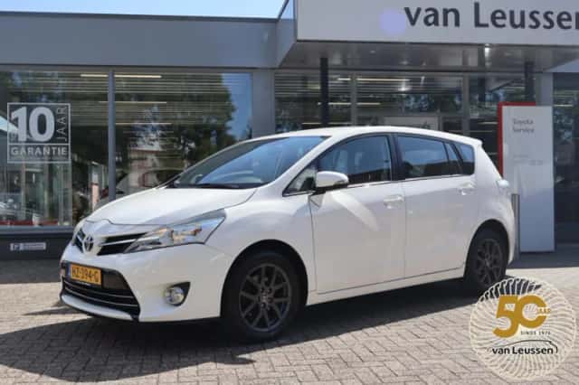 Toyota Verso (2015) thumbnail 1