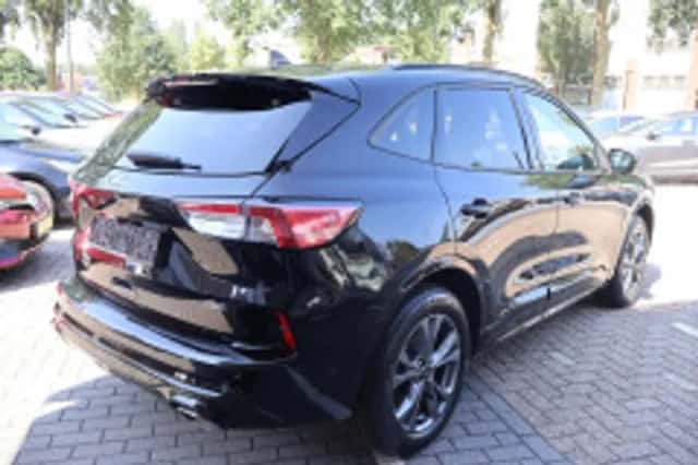 Ford Kuga (2023) thumbnail 3