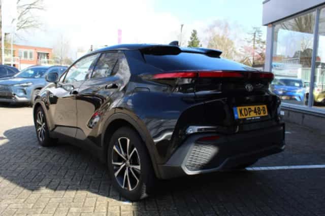 Toyota C hr (2024) thumbnail 2